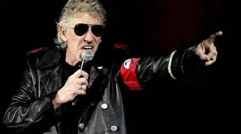 Investiga policía alemana a Roger Waters por un atuendo estilo nazi