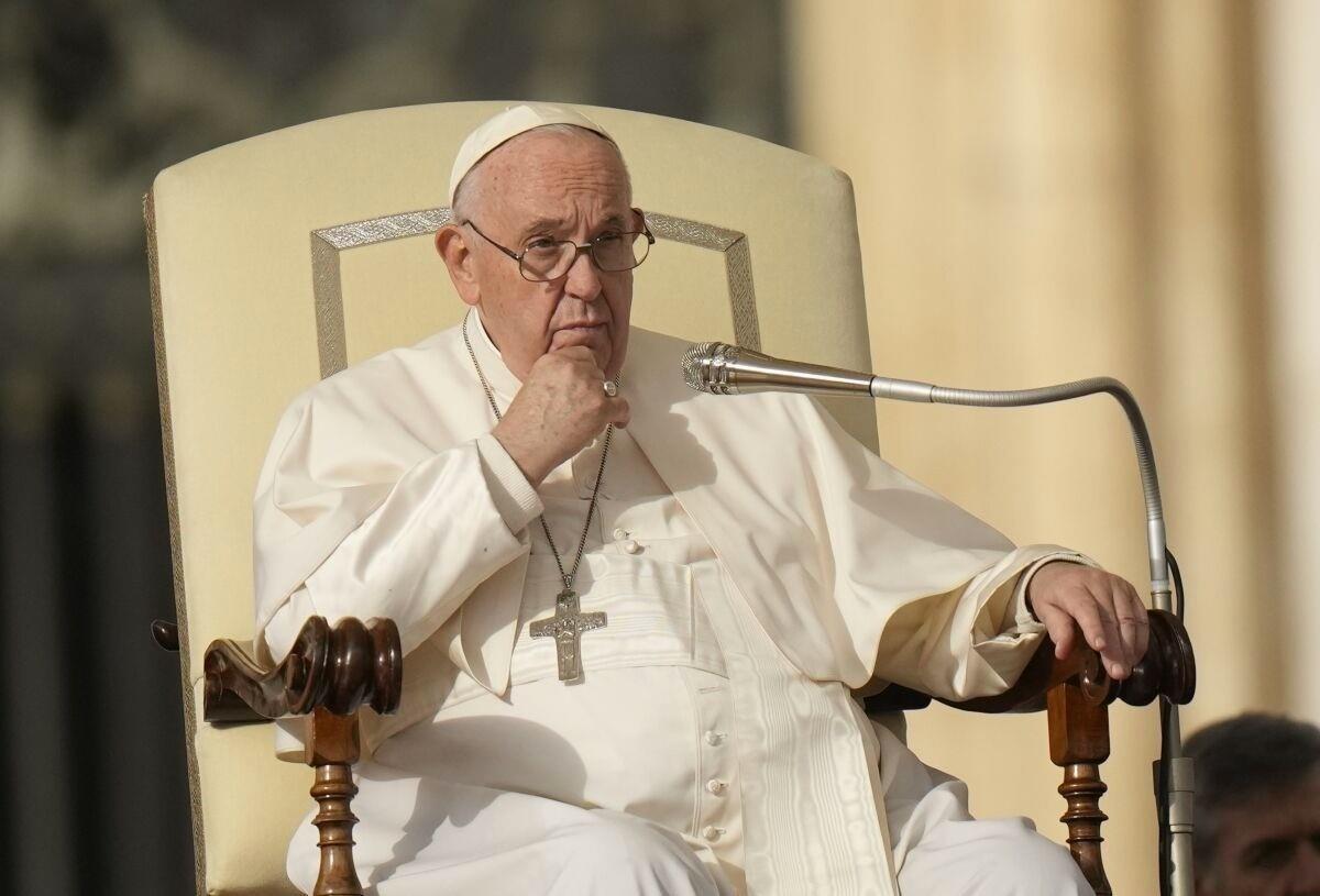 A fines de marzo pasado, el Papa Francisco pasó cinco días en un hospital de Roma por bronquitis, misma de la que se recuperó rápidamente. Foto: AP.