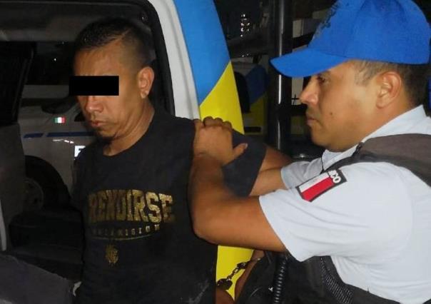 Capturan a hombre tras golpear a esposa y herir a policía en Monterrey