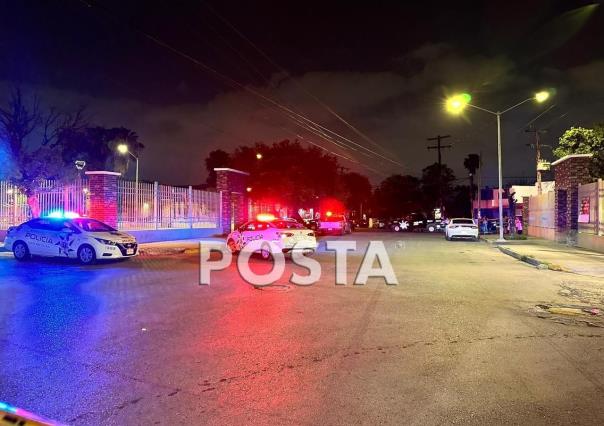 Ejecutan a hombre y hieren a dos personas en plaza de San Nicolás
