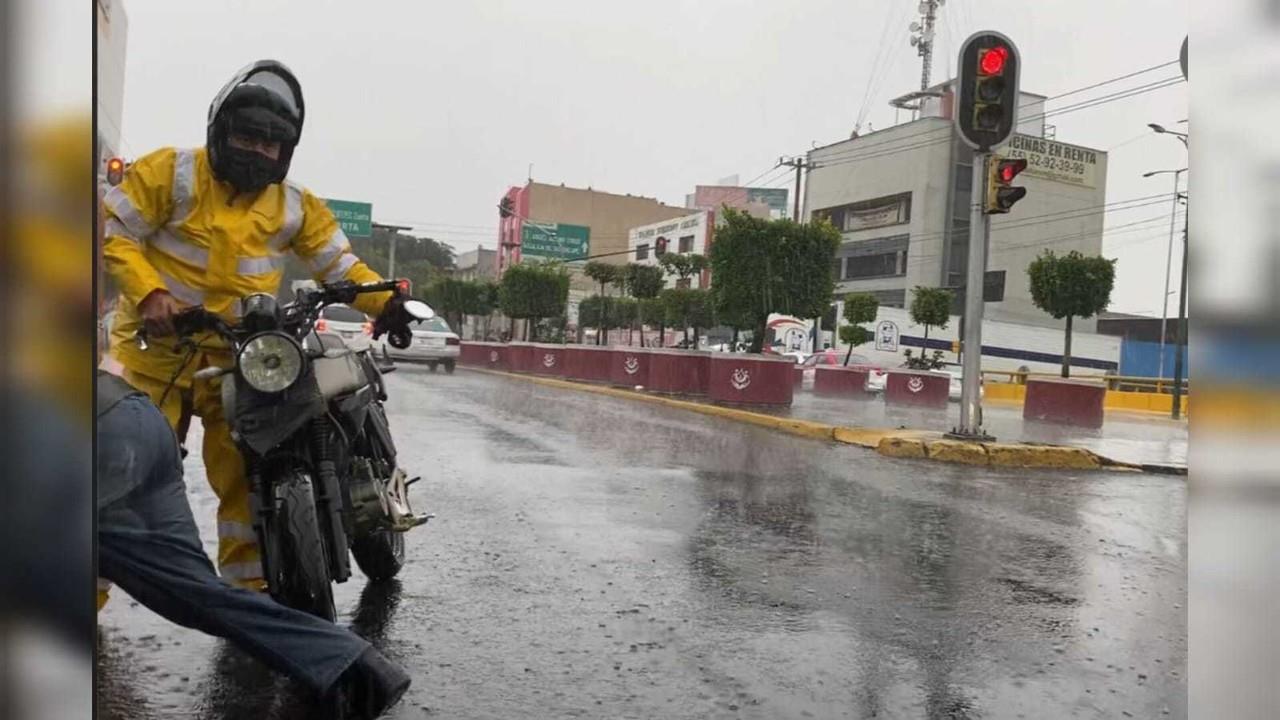 Motociclista accidentado que resulto ileso. Foto: Iván Macías.