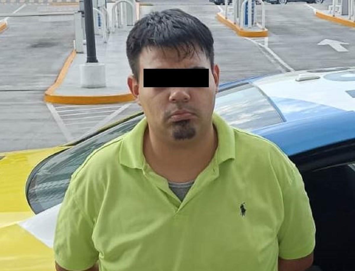 Capturan a hombre tras robar 5 playeras en Liverpool de Vista Hermosa