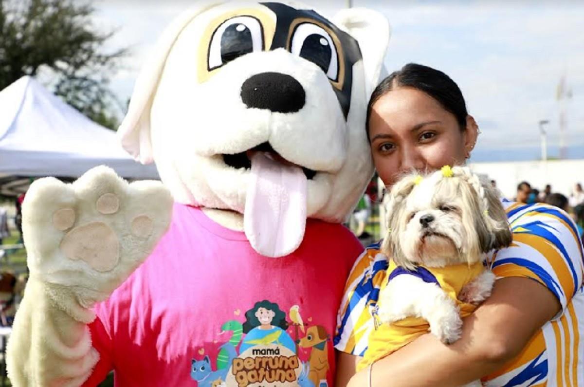 Fomenta Escobedo cuidado de mascotas con actas de nacimiento