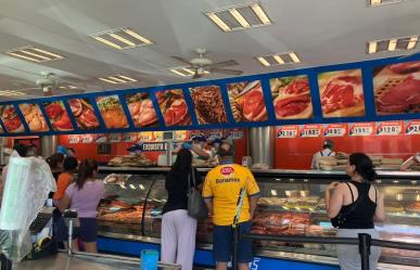 ¡Se arma la carnita asada! Regios van a carnicerías previo a la final de Tigres