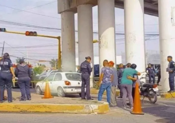 Caen dos con vehículo de carga robado en Ecatepec; la policía resguarda inmueble