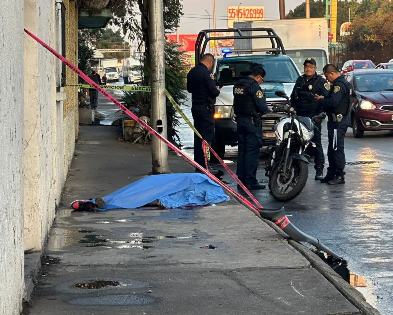 Motociclista muere tras derrapar en Circuito Interior. Foto: Ramón Ramírez