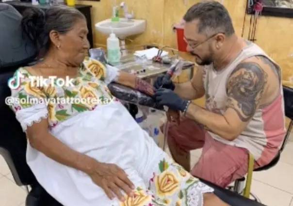 ¡Y sin llorar! Abuelita de Yucatán, se hace un tatuaje