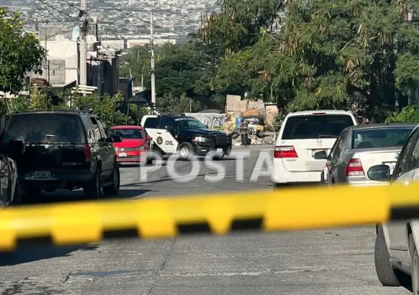 Asegura Fuerza Civil casa usada para almacén de drogas y armas en Monterrey