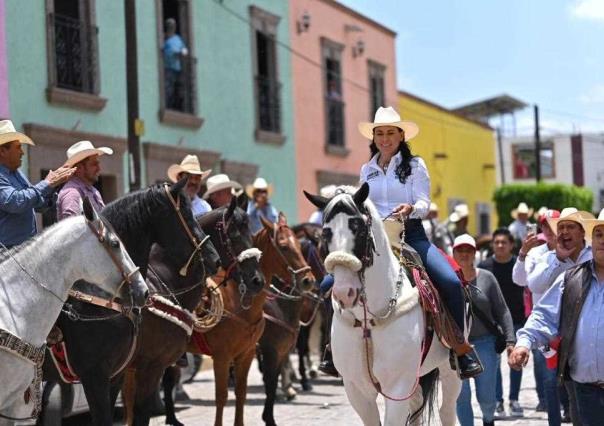 Visita Alejandra del Moral cinco municipios, afirma que solo con unidad vencerán