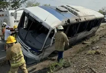 Volcadura de autobús en Jiquipilas, Chiapas deja 22 heridos