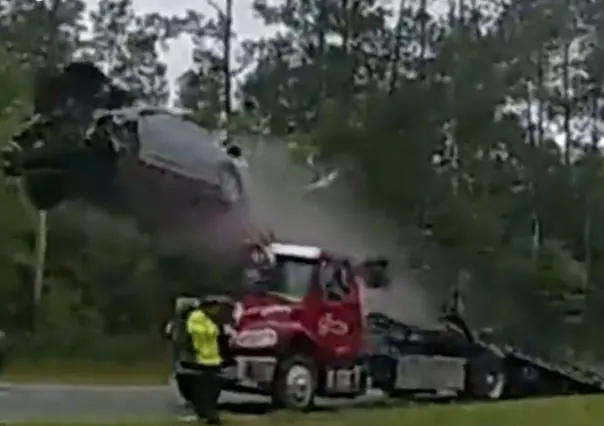 VIDEO: ¿Rápido y Furioso no es real? Auto sale volando tras subir a grúa