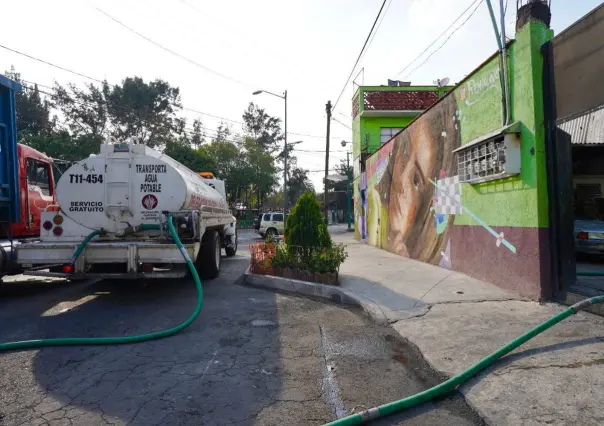 Abastecimiento de agua en GAM por trabajos en Los Reyes - Ecatepec