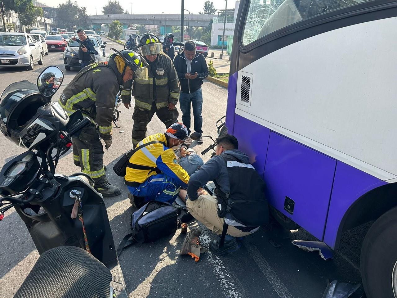 Motociclista sobrevive a choque frontal contra camión en la GAM. Foto: Ramón Ramírez