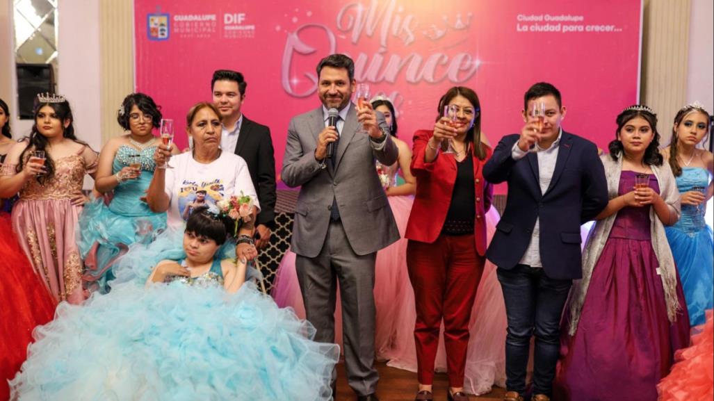 Cumple DIF Guadalupe el sueño de 60 jóvenes con Mis XV Años