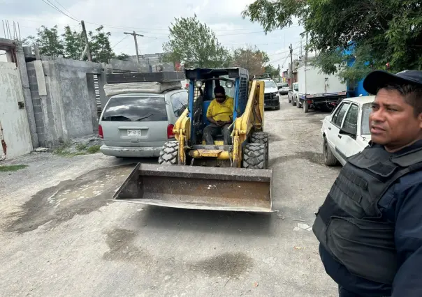 Detienen en Escobedo a dos personas por tirar basura en Río Pesquería