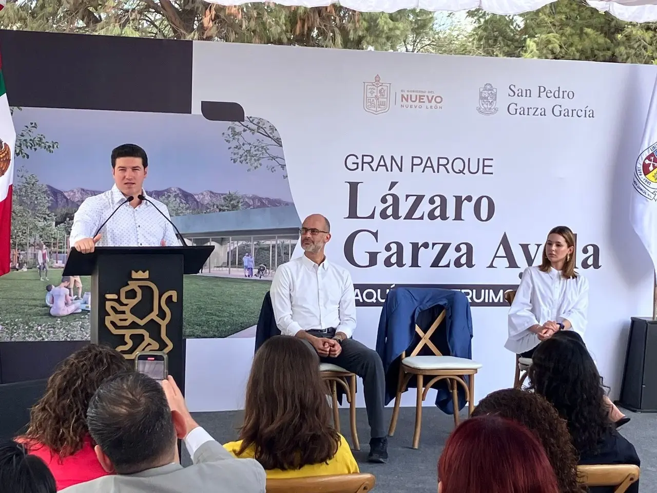 Durante la presentación de un parque inclusivo en el municipio de San Pedro Garza García, el gobernador dejó en la mesa una propuesta. Foto: Carolina León