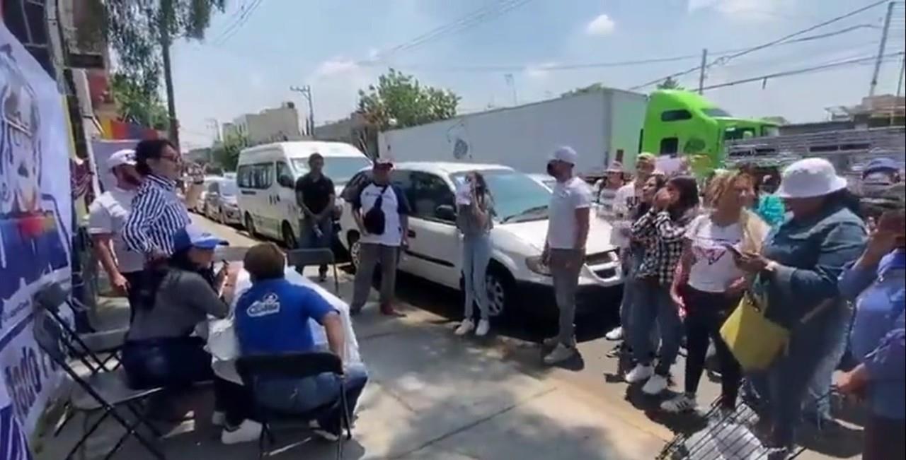 Gabriel Quadri enfrenta protestas y gritos de Ya lárgate, ratero. Foto: Captura de pantalla