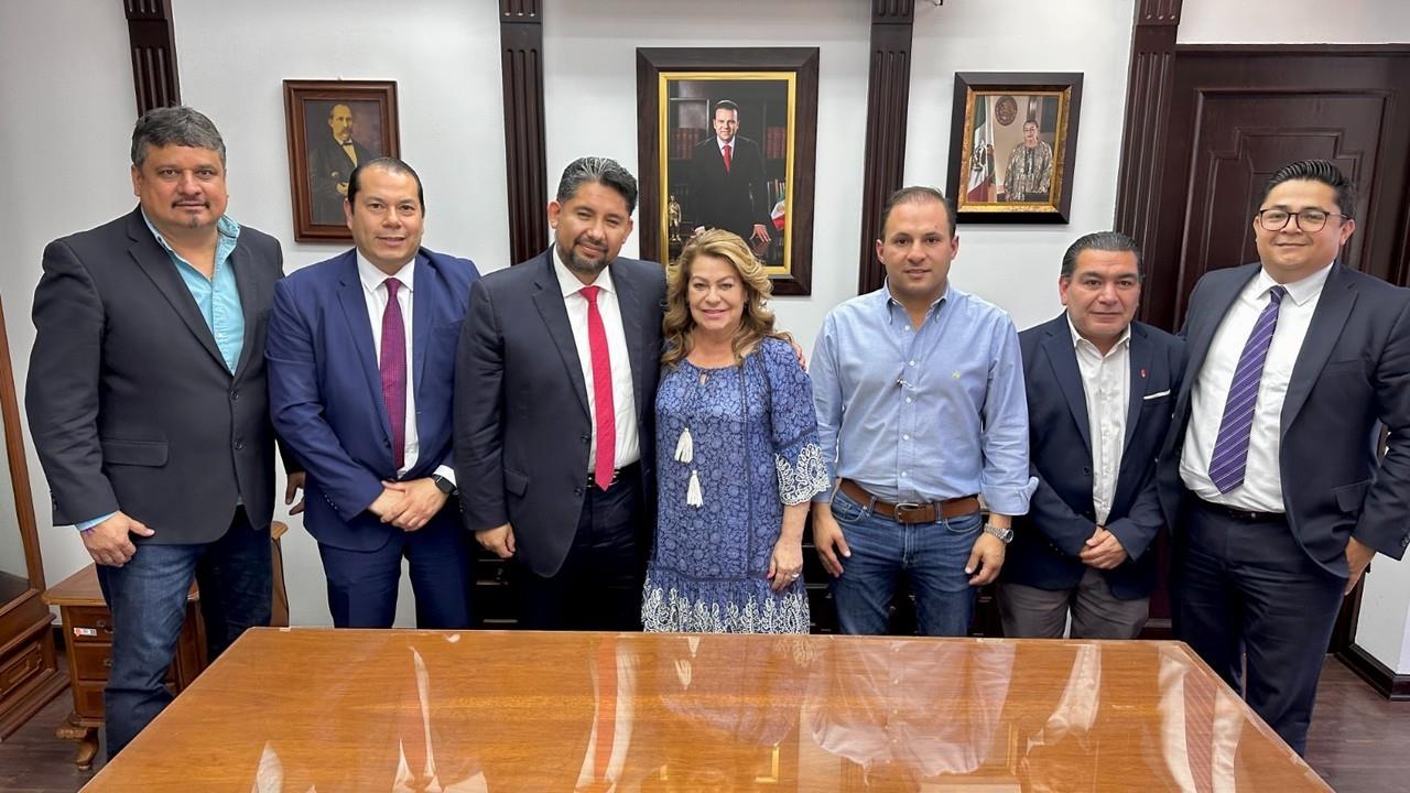 Sostiene reunión de trabajo alcaldesa de Gómez Palacio con la CFE. Foto: Municipio de Gómez Palacio.