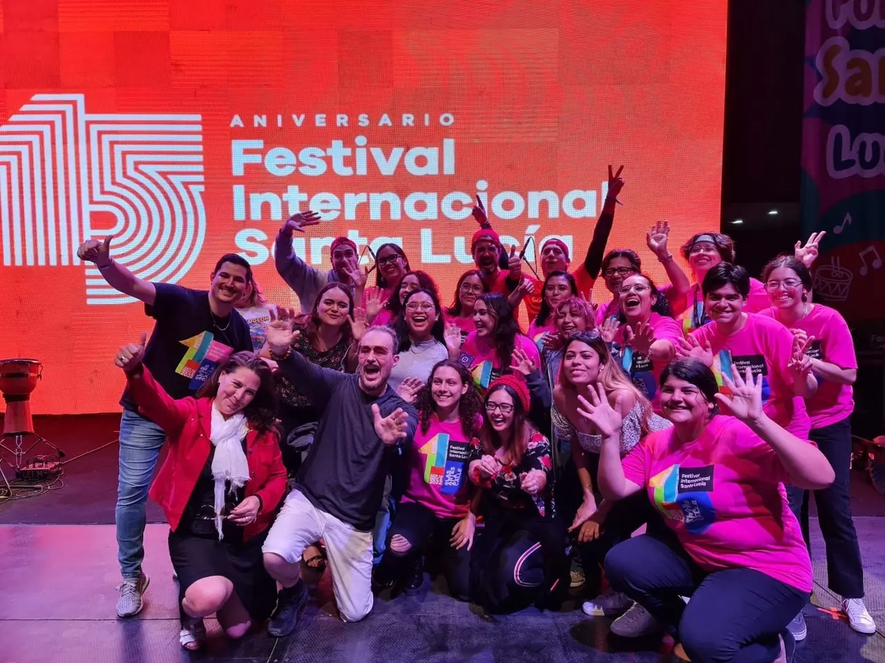 as hermanas Gutiérrez aseguraron que la energía que se vive en el Festival Internacional Santa Lucía tanto arriba del escenario como en backstage es algo mágico. Foto: Cortesía