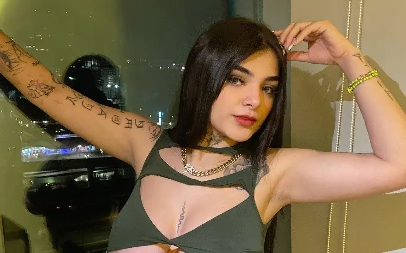 Karely Ruiz destacó sus deseos de ser actriz y participar en telenovelas al estilo Sin senos no hay paraíso. Foto. Especial