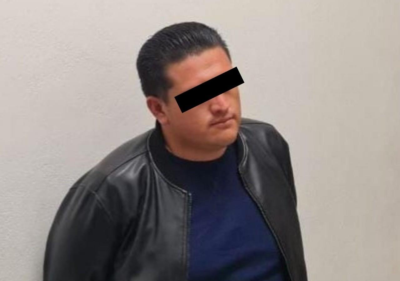 El alcalde de Chucándiro, Michoacán, fue puesto a disposición ante las autoridades estatales en Atlacomulco tras ser trasladado al Ministerio Público. Foto: Especial.