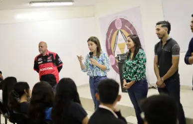 Clausura diputada cursos de asesorías para jóvenes