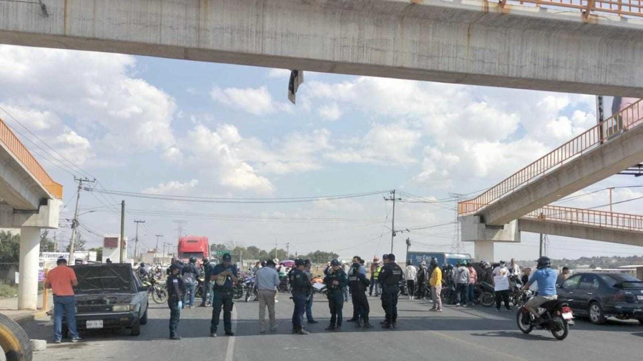 Toman el palacio municipal de Cocotitlán; reclaman fraude de tres regidores