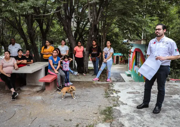 Alcalde de Santiago y comunidad trabajan juntos por la reconstrucción de la Escuela Primaria Emiliano Zapata