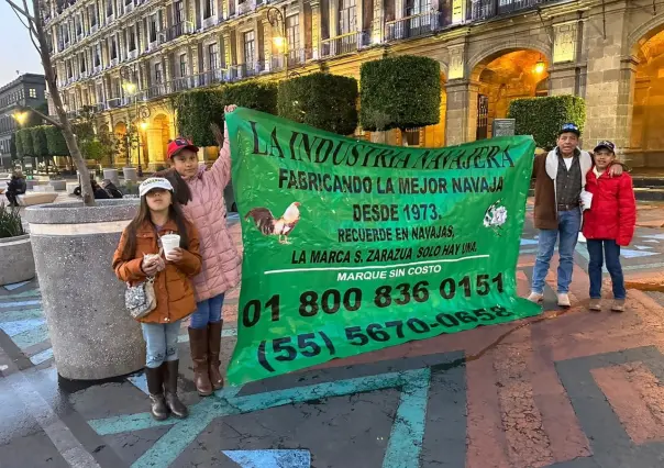 Protestan galleros en el Zócalo capitalino por iniciativa que impide su activida