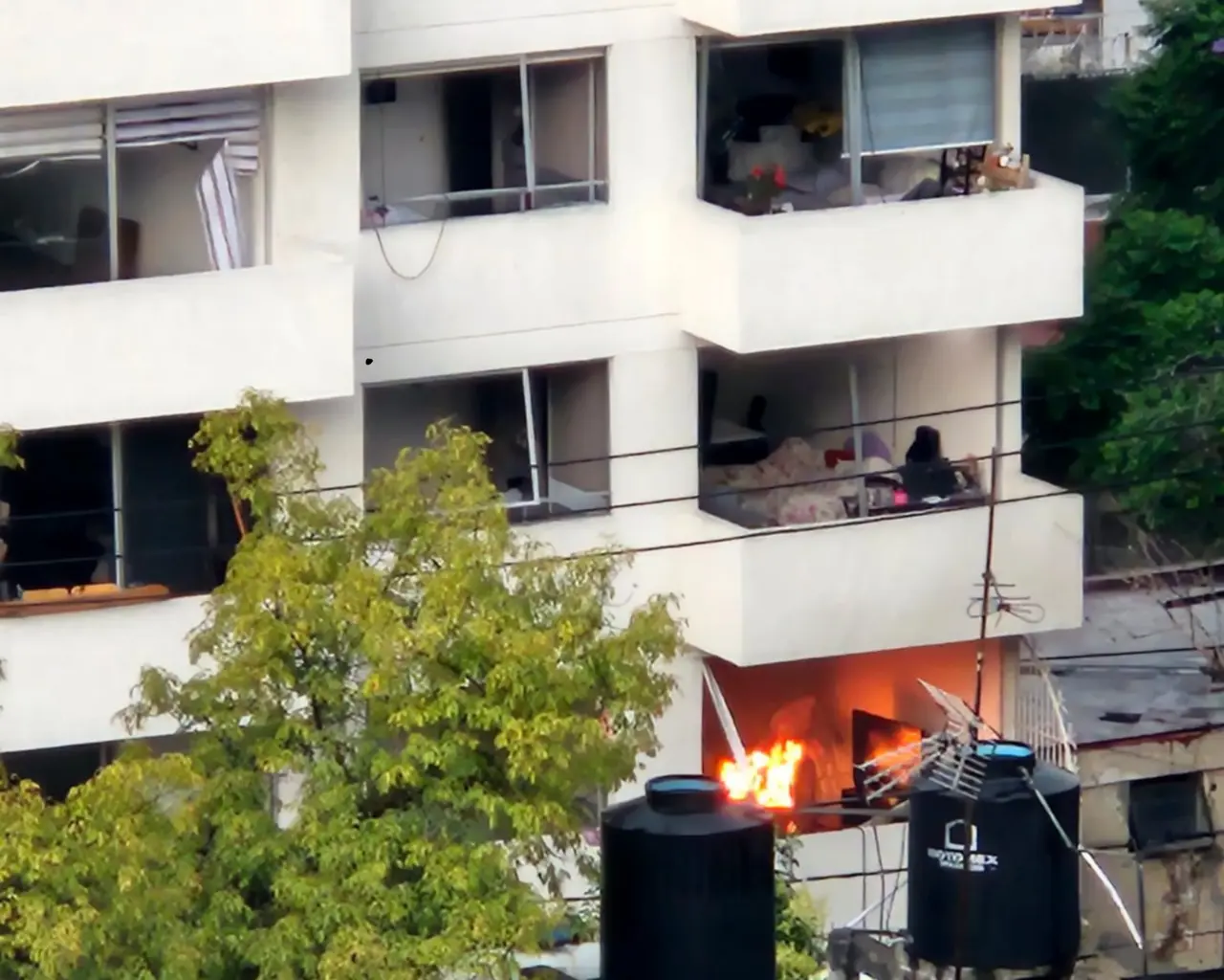 Explosión por fuga de gas deja una persona herida en Benito Juárez, CDMX. Foto: Ramón Ramírez