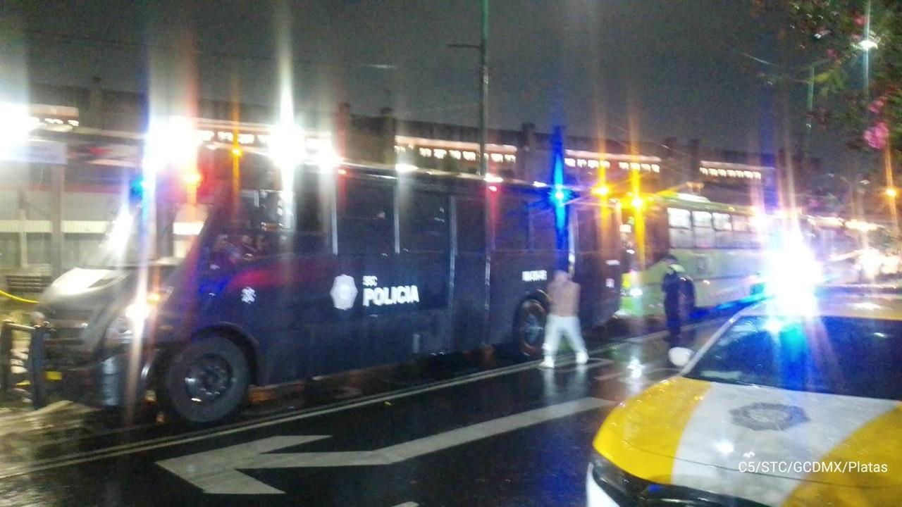 Suspenden servicio de Línea A del metro por lluvia y ruptura de cableado. Foto: Ramón Ramírez