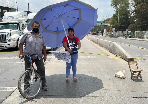 Bloquean vecinos de Ecatepec calles por falta de agua