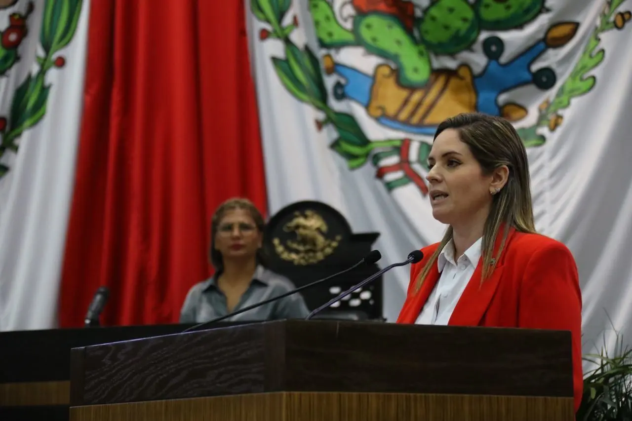 La diputada del Partido Revolucionario Institucional (PRI), Alejandra Cárdenas Castillejos,  durante una sesión del Congreso de Tamaulipas. Foto: Perla Reséndez