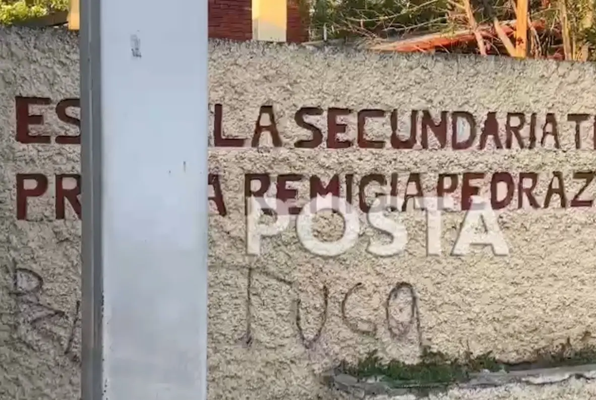 La secundaria ubicada en Fomerrey 35, al norte de la ciudad de Monterrey, es señalada por los vecinos y padres de familia cómo un lugar de conflictos constantes. Foto: Raymundo Elizalde.