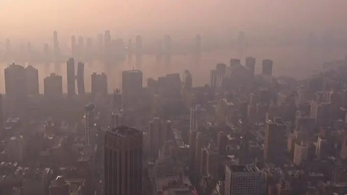 Humo de incendios forestales de Canadá duplicó los casos de asma en Nueva York