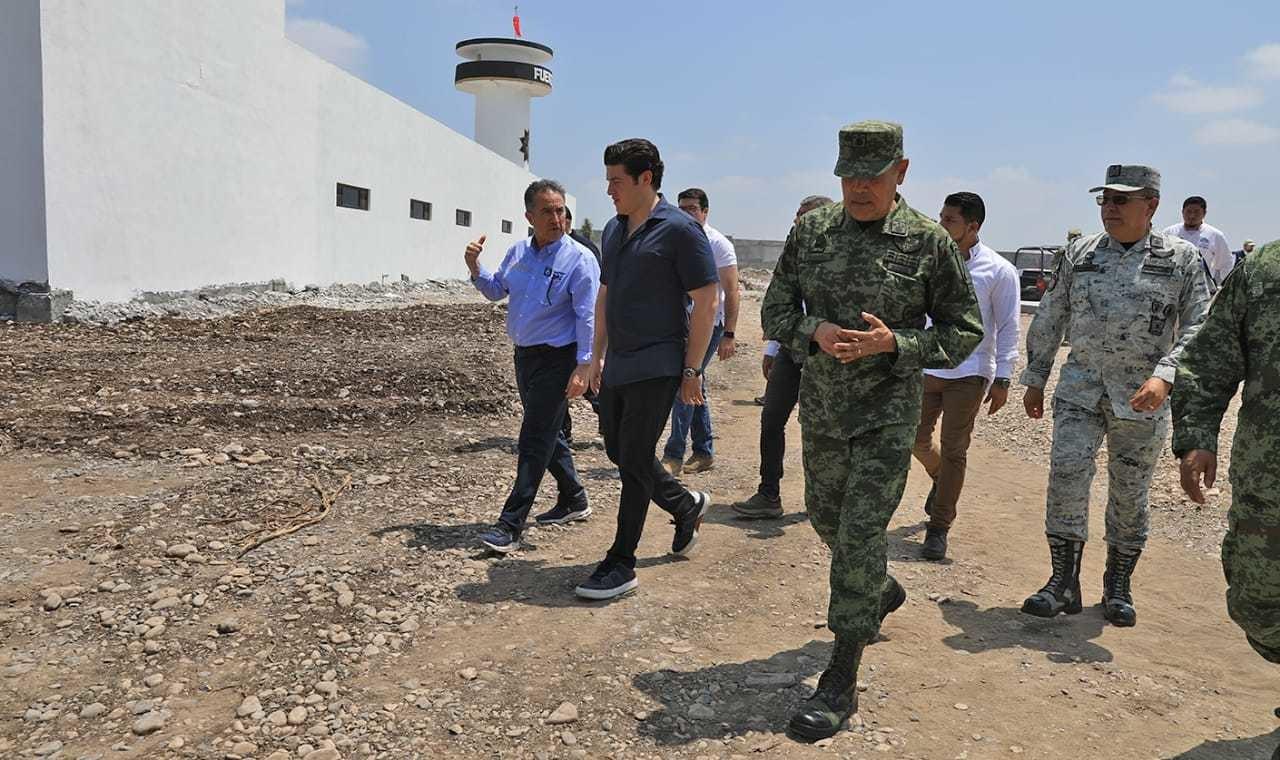 Supervisa Samuel García nuevo  destacamento de Fuerza Civil en Cerralvo