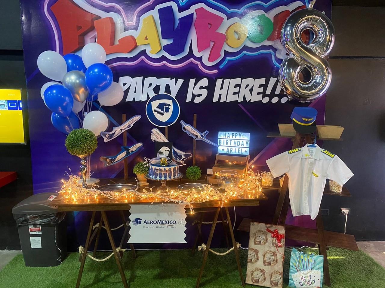 Un niño celebró una fiesta temática inspirada en Aeroméxico. Foto. Twitter