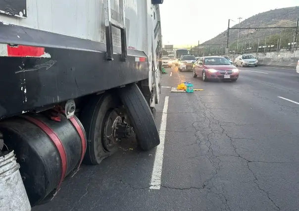 Camión recolector de basura afecta la movilidad de Zaragoza en metro Guelatao