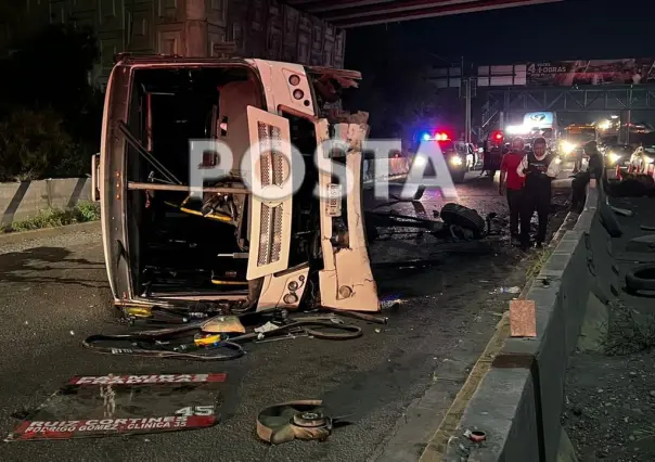 Volcadura de la ruta 40 deja 15 lesionados en Escobedo