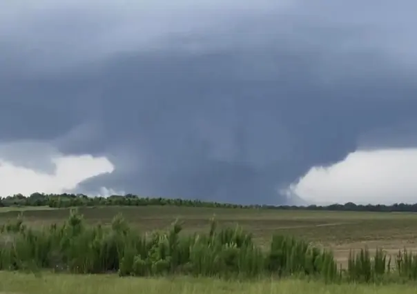 Tormentas severas y tornados causan daños en Texas