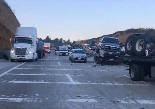 Choque de tráiler deja al menos seis lesionados en la México-Puebla