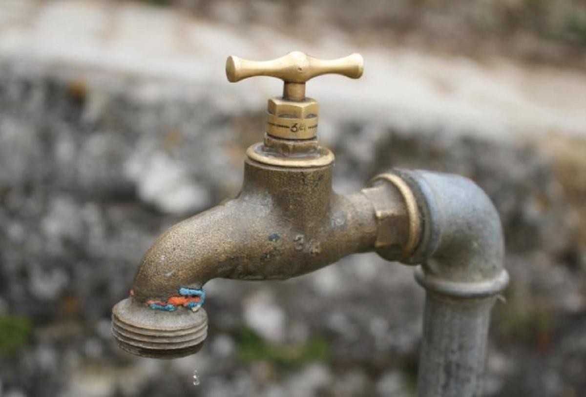 Agua y Drenaje de Monterrey exhortó a los ciudadanos a cuidar el agua ante la onda de calor que azota a Nuevo León. Foto: Alerta Bogotá