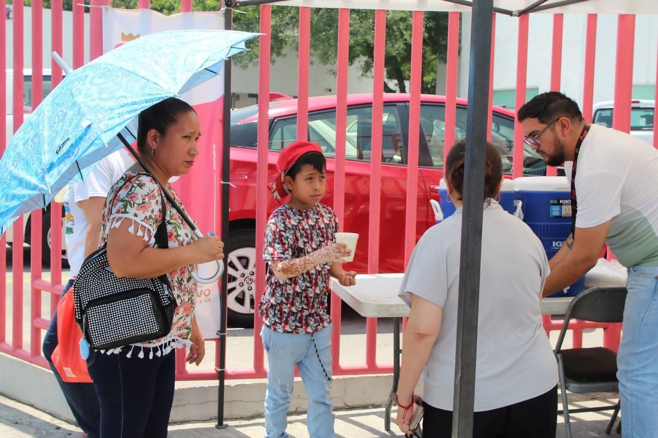 Instala DIF Nuevo León módulo de hidratación en avenida Morones Prieto