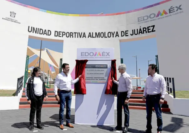 Entrega Del Mazo unidad deportiva y estímulos económicos en Almoloya de Juárez