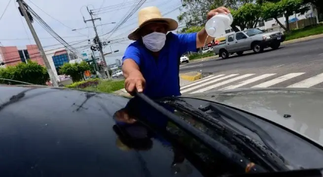 Muere limpiaparabrisas por golpe de calor en Oaxaca