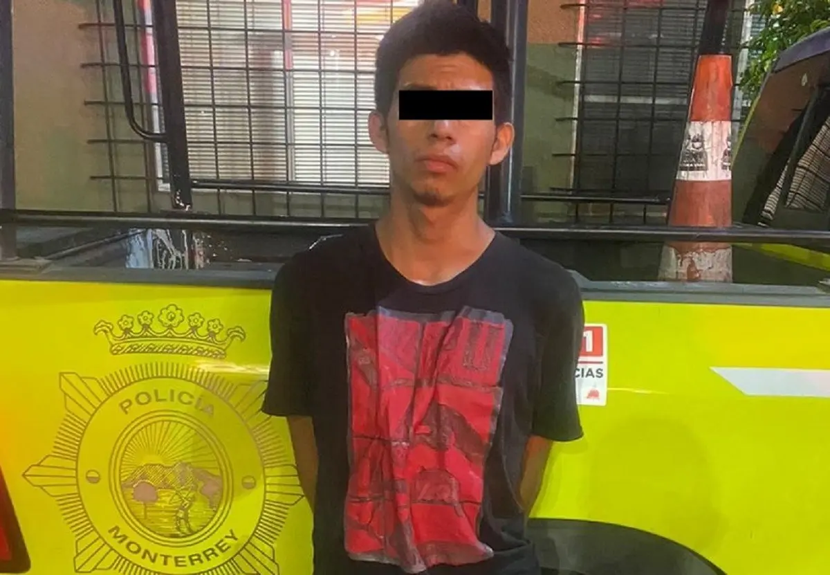 Capturan a joven tras robar dos botellas de tequila y una de whisky