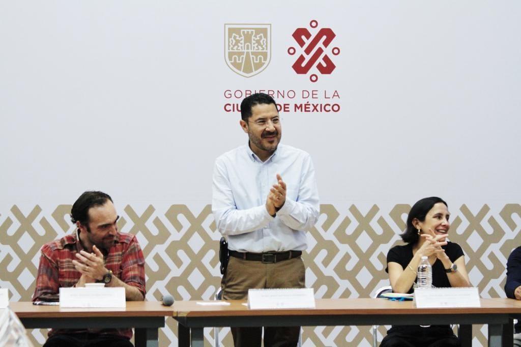 En sus primeras jornadas, el jefe de gobierno ha encabezado varios encuentros con funcionarios locales. Foto: @martibatres