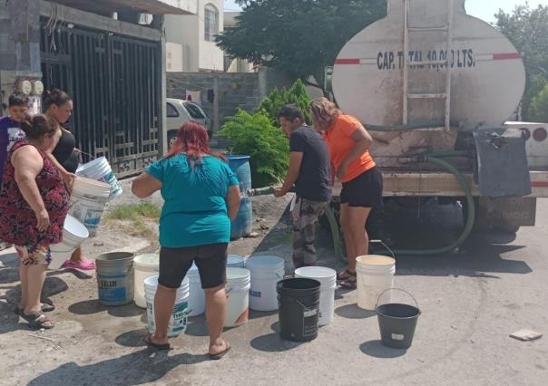 Entrega Gobierno de Escobedo agua a sectores afectados por cortes