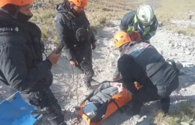 Rescatan a mujer del Nevado de Toluca; sufrió un accidente cuando descendía