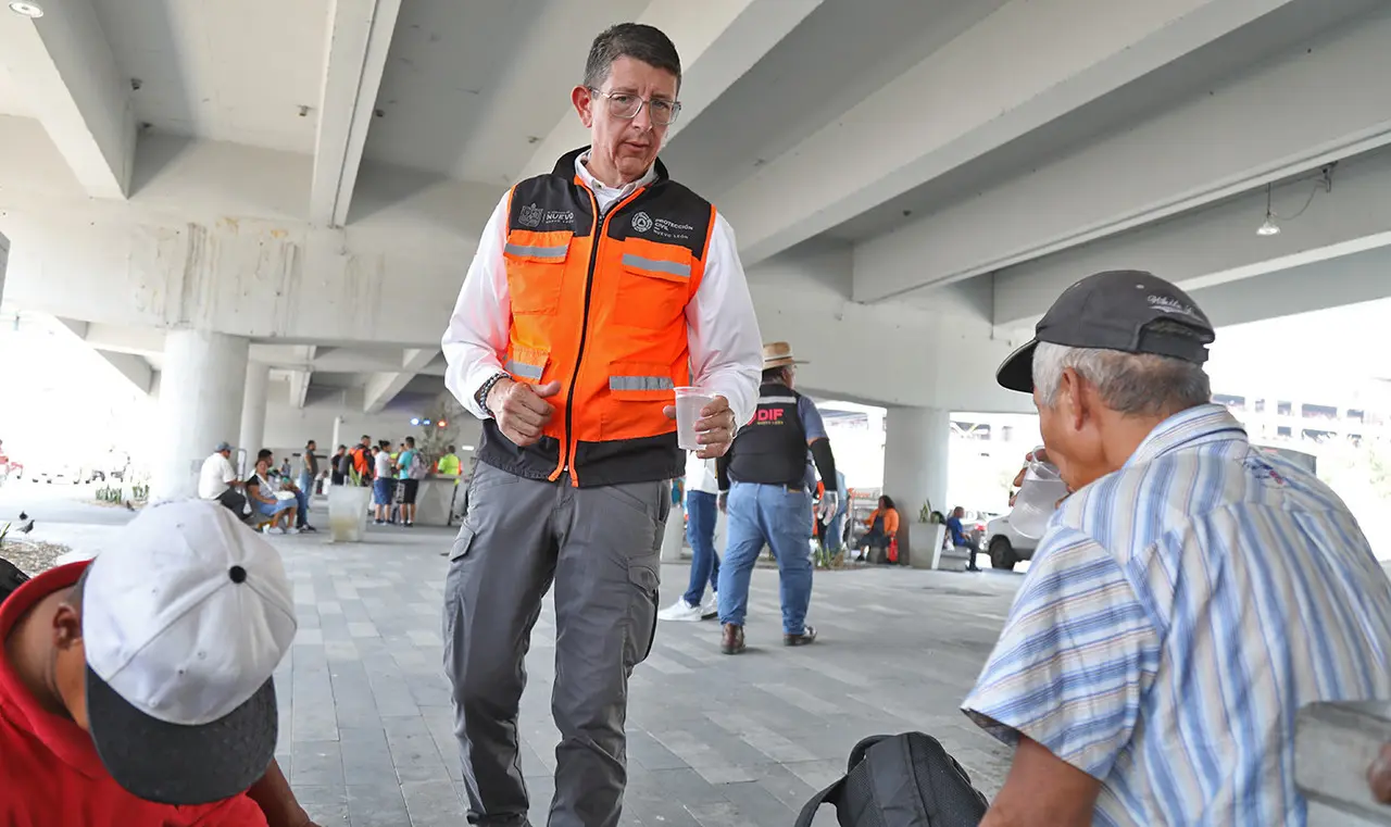Operativo “Hidratación” brinda apoyo durante ola de calor en Nuevo León